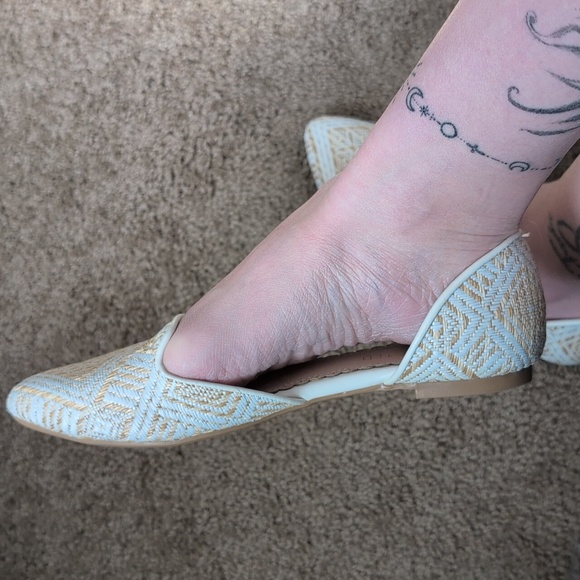 Restricted Women's Cream and Tan Patterned Flats - Picture 4 of 4